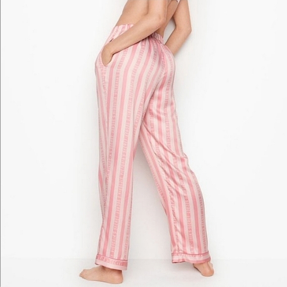 🔥LAST 1🔥NIB VS ICONIC PINK STRIPES PJ PANTS - Picture 2 of 5